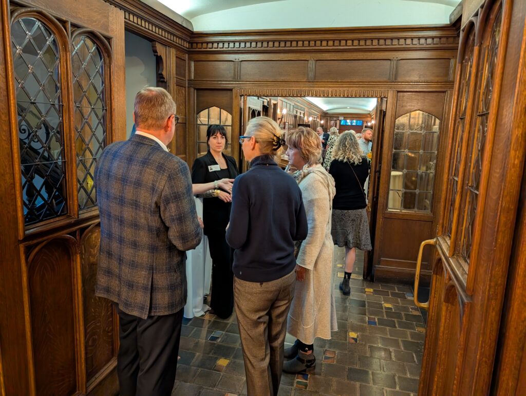 PXL_20251016_000702087