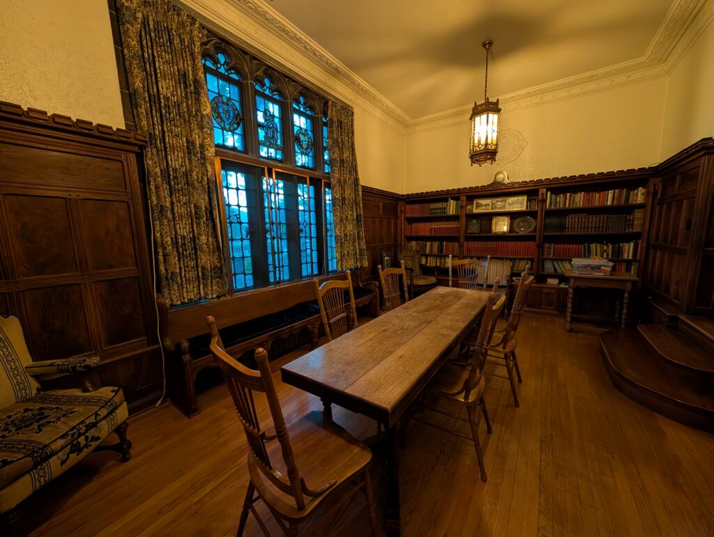 PXL_20251016_001931577